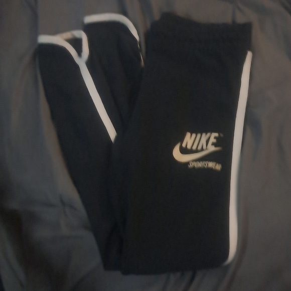 NIKE Joggers - Picture 2 of 5